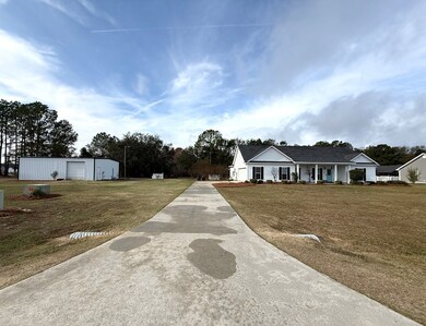 93 Oak Forrest Dr, Adel, GA 31620 - photo 3