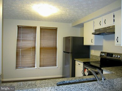 1302 Patriot Ln, Bowie, MD 20716 - photo 4