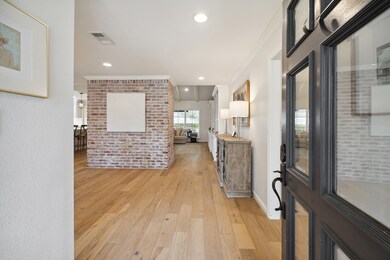 10210 Candlewood Dr, Houston, TX 77042 - photo 4