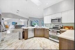 8370 Whispering Oak Way, West Palm Beach, FL 33411 - photo 7