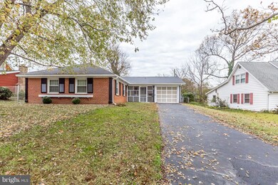 12506 Saber Ln, Bowie, MD 20715 - photo 2