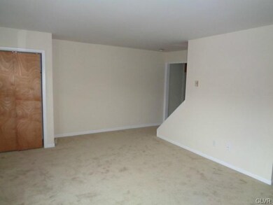 5671 Greens Dr, Allentown, PA 18106 - photo 5