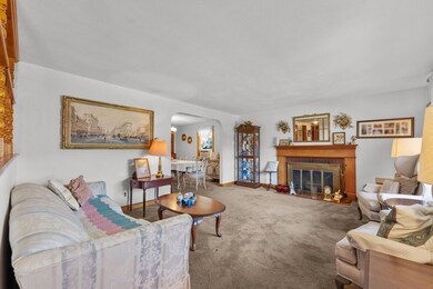 561 Beech St, Roslindale, MA 02131 - photo 4