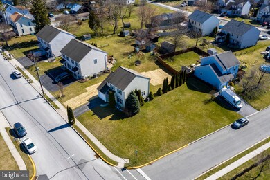 1006 Maple St, Honey Brook, PA 19344 - photo 4