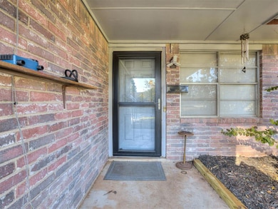 327 E Linden Ln, Mustang, OK 73064 - photo 4