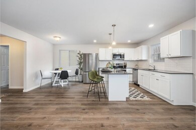 4-WPT027-i1910-Kitchen1