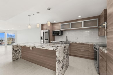 2568 Albatross St unit 4D, San Diego, CA 92101 - photo 2