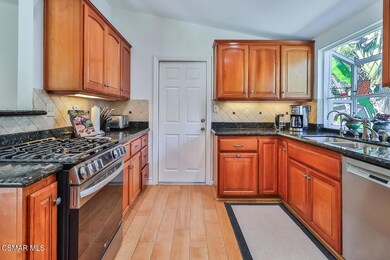 bLiving Dining and Kitchen7