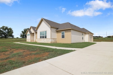 211 Vaughn Ln, Calera, OK 74730 - photo 4