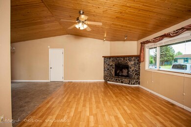 TD_Lyvona_livingroom3