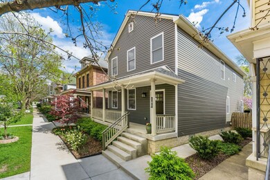 06_195 E Gates St,
