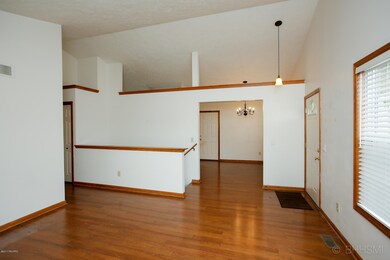 2669 hickory nut lane-105