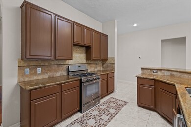 Nice kitchen with granite counter tops
