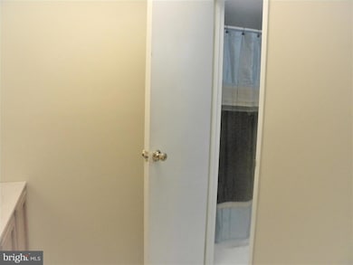 Treebrooke unit 108, Oakton, VA 22124 - photo 7