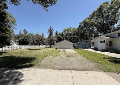 116 N 8th St, Montevideo, MN 56265 - photo 4