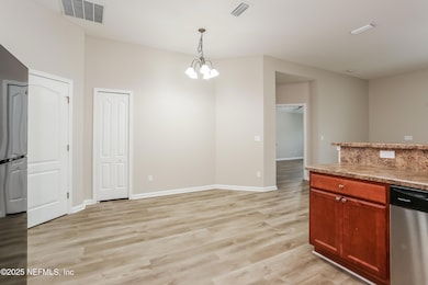 006-photo-breakfast-nook-10613415
