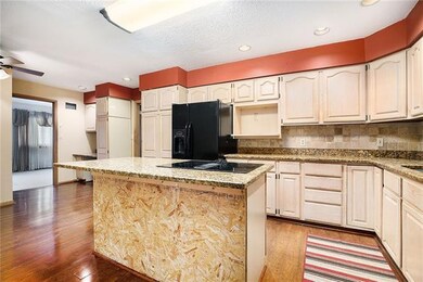 5102 Mansfield Ln, Shawnee, KS 66203 - photo 7