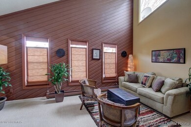 Living Room Vaulted Ceilings Too