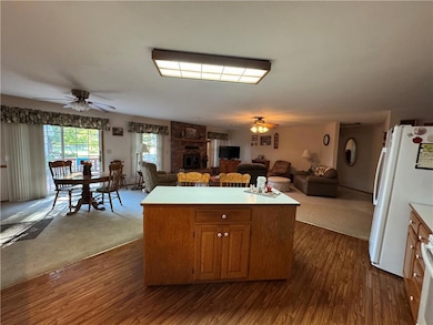 787 SW 20th St, Columbus, KS 66725 - photo 6