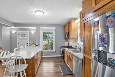 402 E Railroad St, Wayland, IA 52654 - photo 5