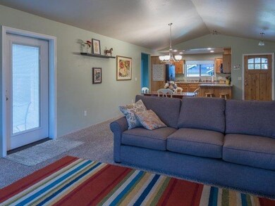 387 SW Wagner Meadows Dr, Grants Pass, OR 97526 - photo 6