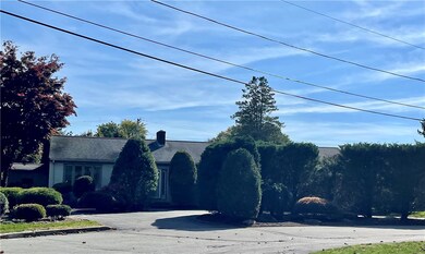 30 John F. Kennedy Cir, North Providence, RI 02904 - photo 2