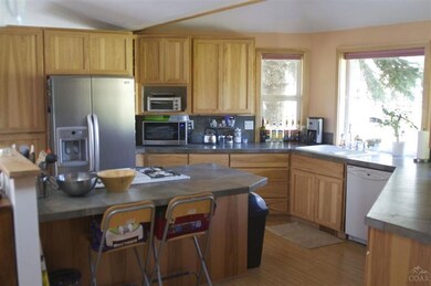 20746 Prince John Ct, Bend, OR 97702 - photo 2