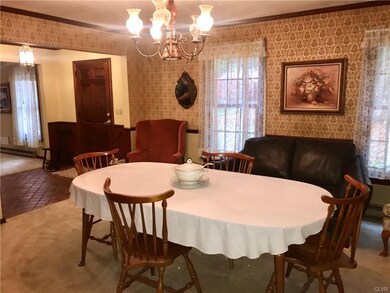 404 Oak Tree Ln, Easton, PA 18040 - photo 5