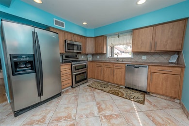 47 Mckenzie Ave, East Rutherford, NJ 07073 - photo 3