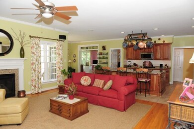 Great Room Open to Eat-in Kitchen with Breakfast N