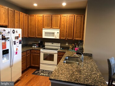 2933 Gilder Way unit 75L, Dumfries, VA 22026 - photo 2