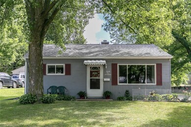 2517 Linwood St SW, Cedar Rapids, IA 52404 - photo 2