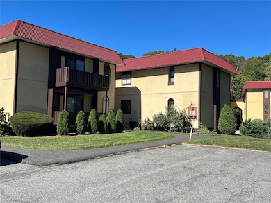 2 Granada Crescent unit 8, White Plains, NY 10603 - photo 3