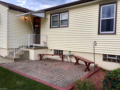 Like to entertain? Look at this patio!