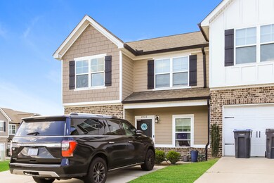 002-photo-front-view-13656221