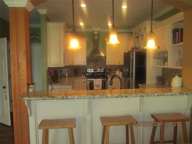 Eat in kitchen, granite counter tops and stainless
