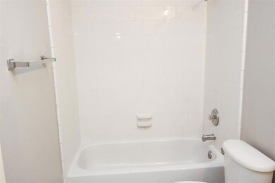 916 Greenbend Dr, Denton, TX 76210 - photo 7