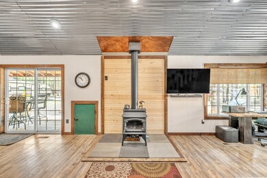 14_15408 ponderosa way-6