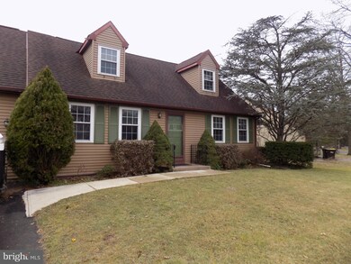 765 Whistle Stop Ln, Quakertown, PA 18951 - photo 2