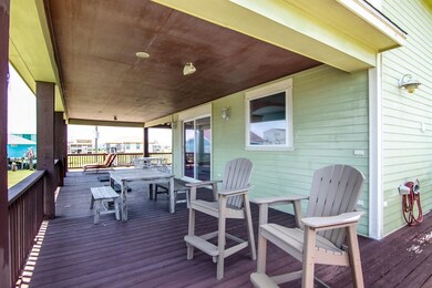 Huge Deck for entertaining