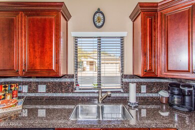 04 Kitchen