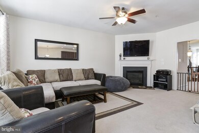 2699 Sheffield Hill Way unit 155, Woodbridge, VA 22191 - photo 3