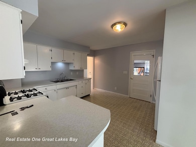 2750 E Deckerville Rd, Caro, MI 48723 - photo 3