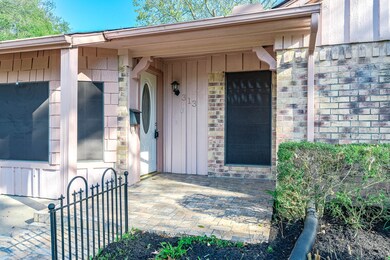 313 Sycamore St, Alvin, TX 77511 - photo 3