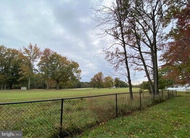 35423 Golf Course Dr, Mechanicsville, MD 20659 - photo 2