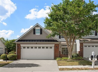 View of front of house with 2 CAR GARAGE & Double