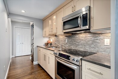 72 Lincoln St unit 12, Newton Highlands, MA 02461 - photo 2