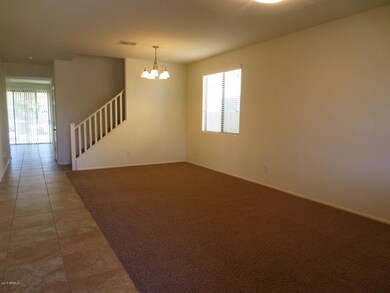 b Living Rm