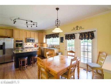 4359 Twisting Creek Dr, High Point, NC 27265 - photo 5