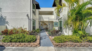 1542 Oak St unit 102, Sarasota, FL 34236 - photo 2